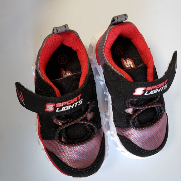 Skechers kids boys light up sneakers - Picture 5 of 11